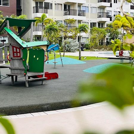 Appartamento * *P Fantastic 2Br Option For 8 Iloilo Esterno foto