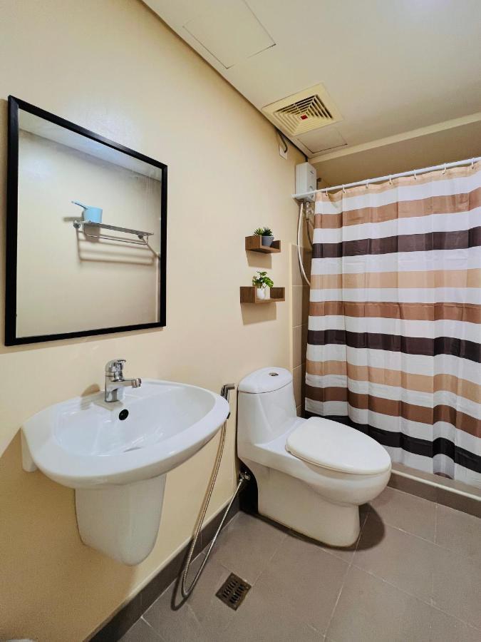 Appartamento * *P Fantastic 2Br Option For 8 Iloilo Esterno foto