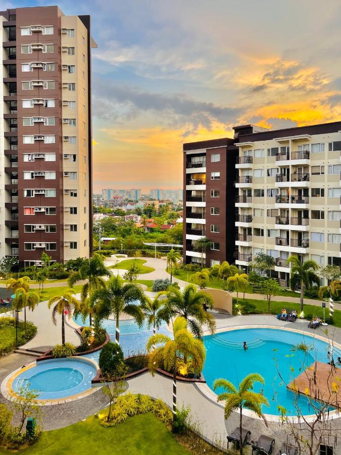 Appartamento * *P Fantastic 2Br Option For 8 Iloilo Esterno foto