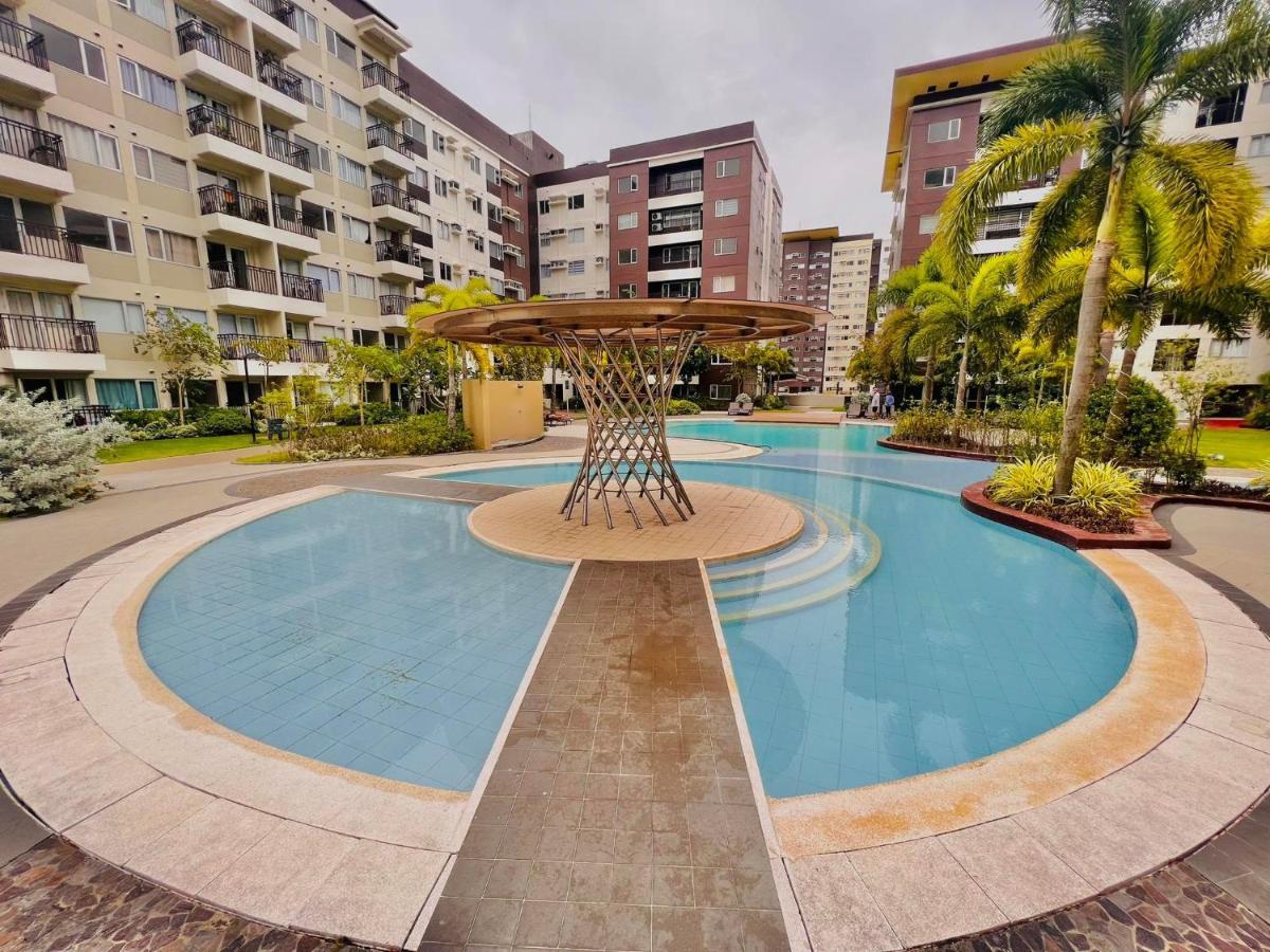 Appartamento * *P Fantastic 2Br Option For 8 Iloilo Esterno foto