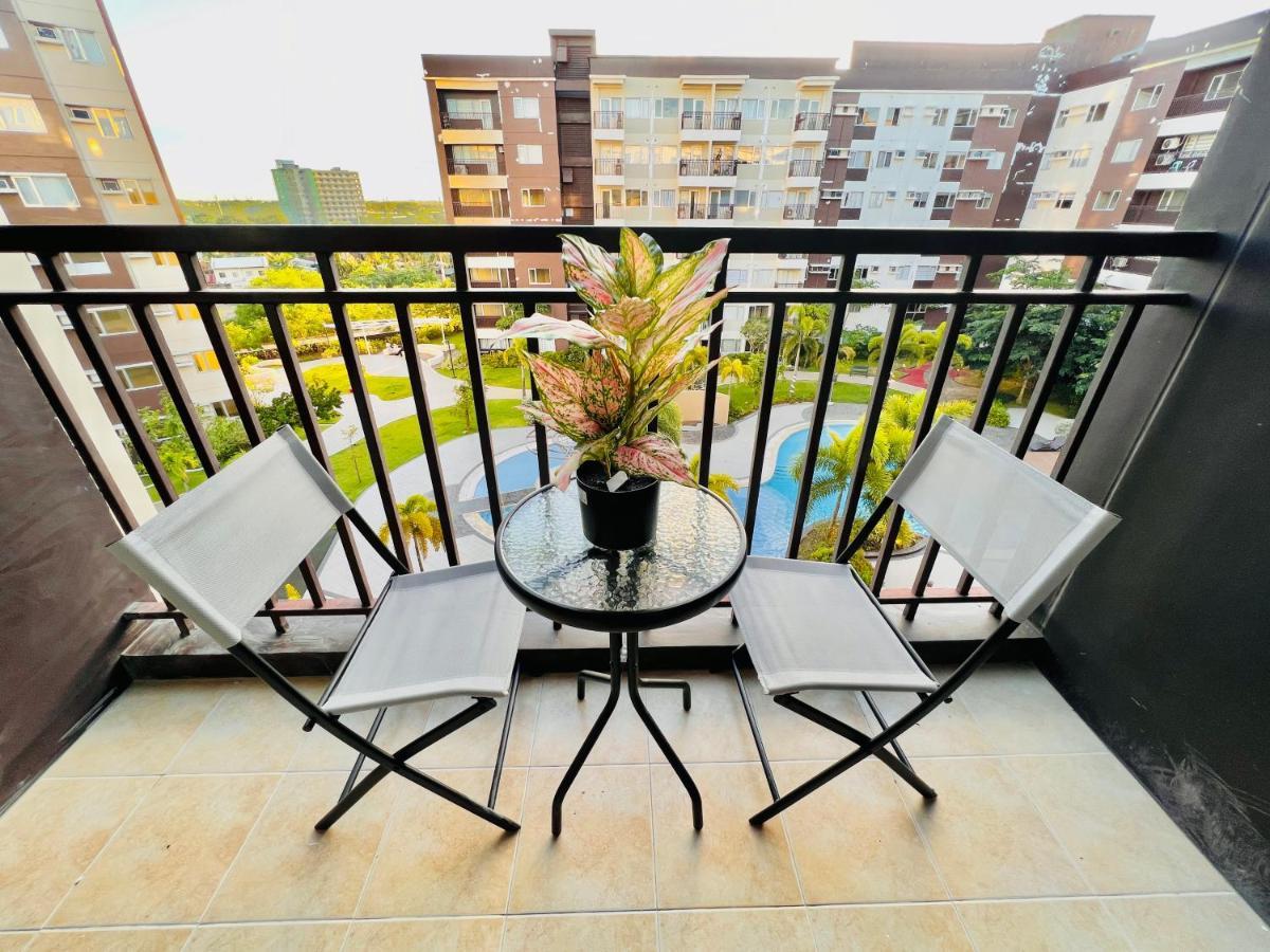 Appartamento * *P Fantastic 2Br Option For 8 Iloilo Esterno foto