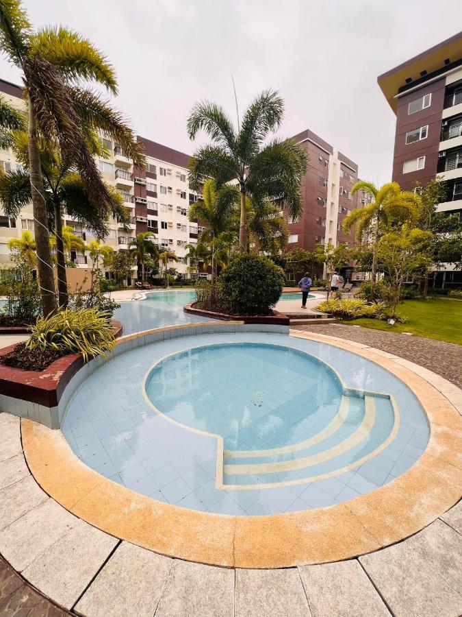 Appartamento * *P Fantastic 2Br Option For 8 Iloilo Esterno foto