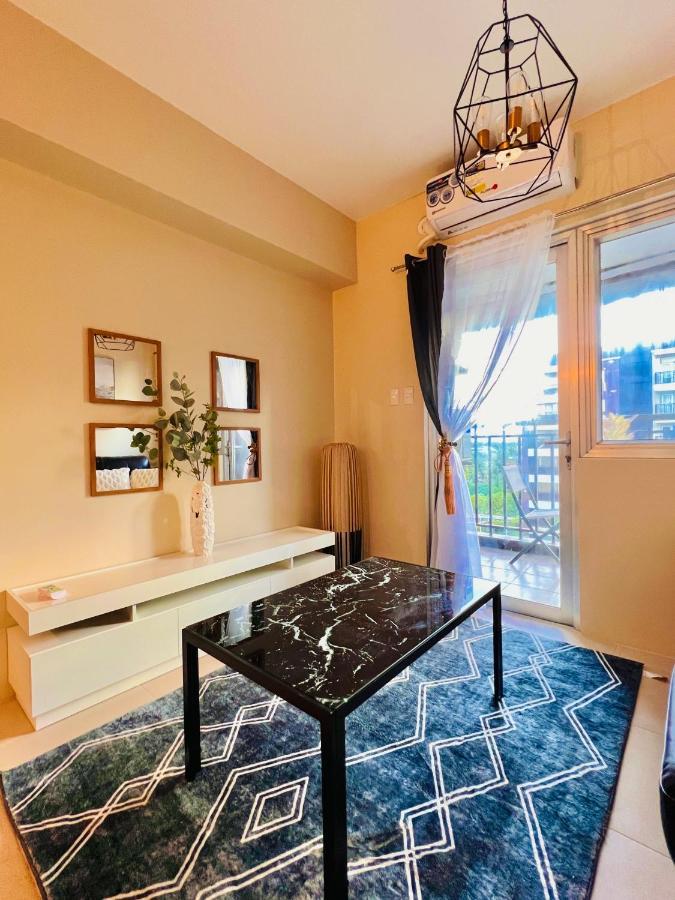 Appartamento * *P Fantastic 2Br Option For 8 Iloilo Esterno foto