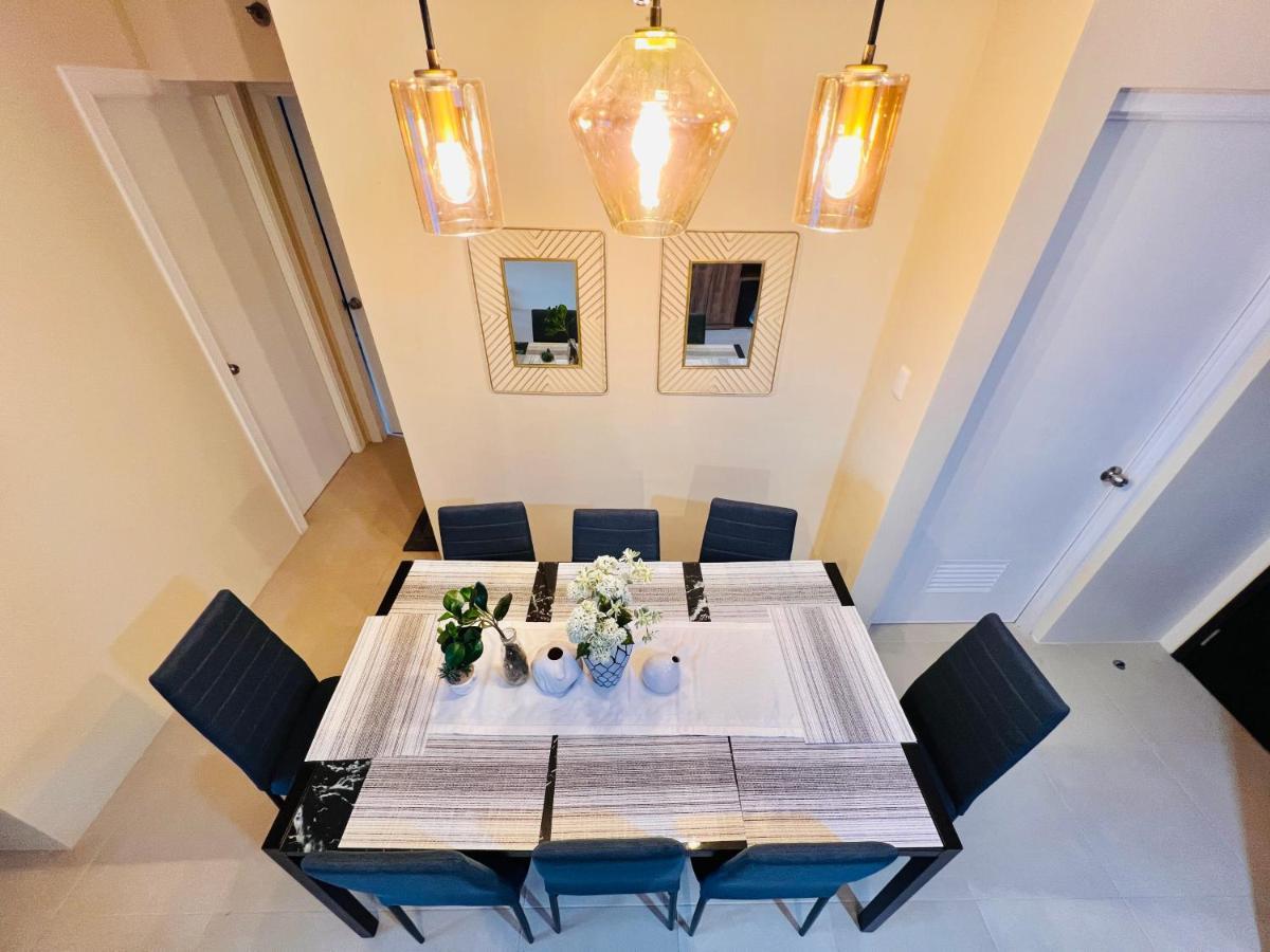 Appartamento * *P Fantastic 2Br Option For 8 Iloilo Esterno foto