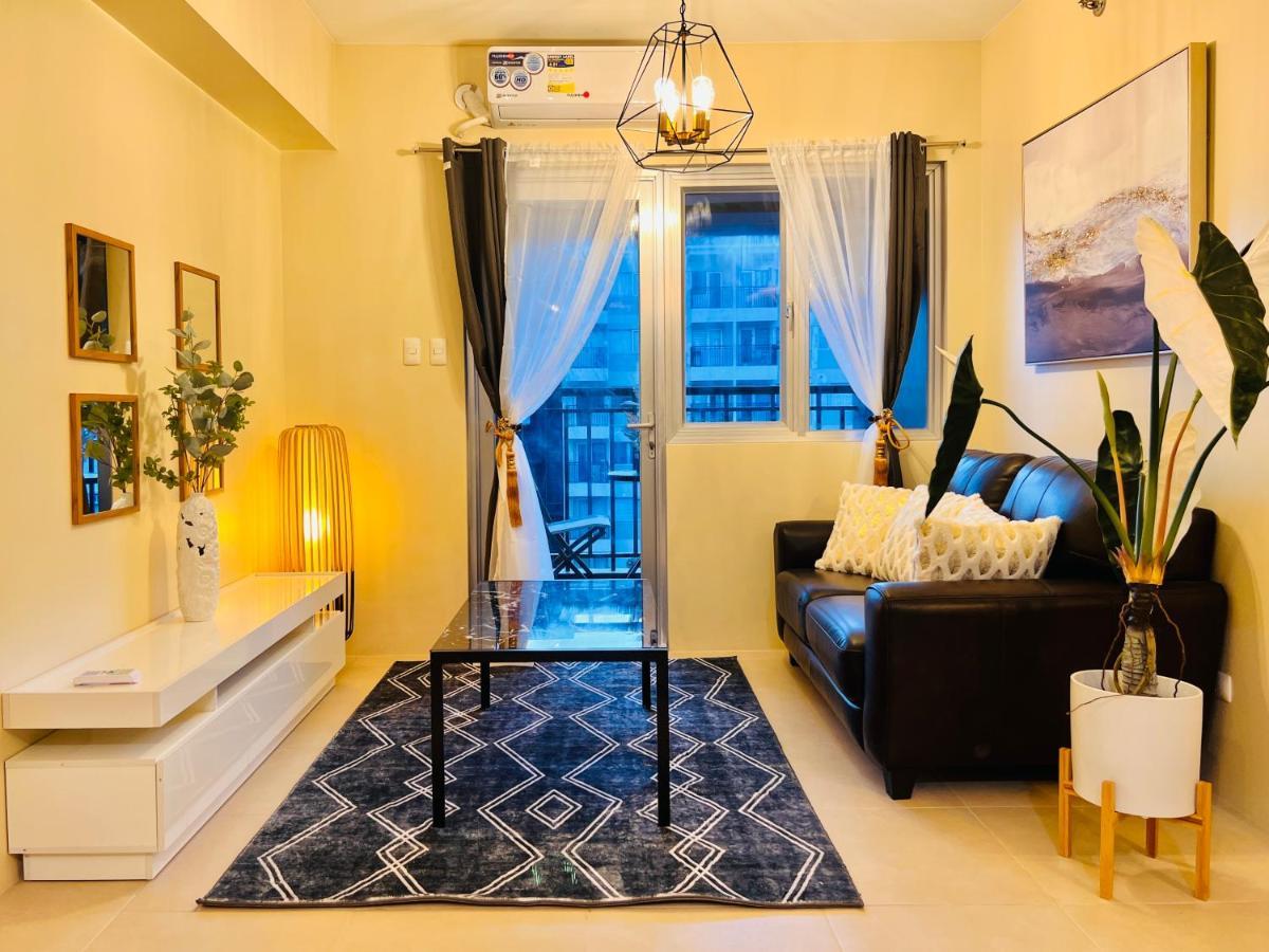 Appartamento * *P Fantastic 2Br Option For 8 Iloilo Esterno foto